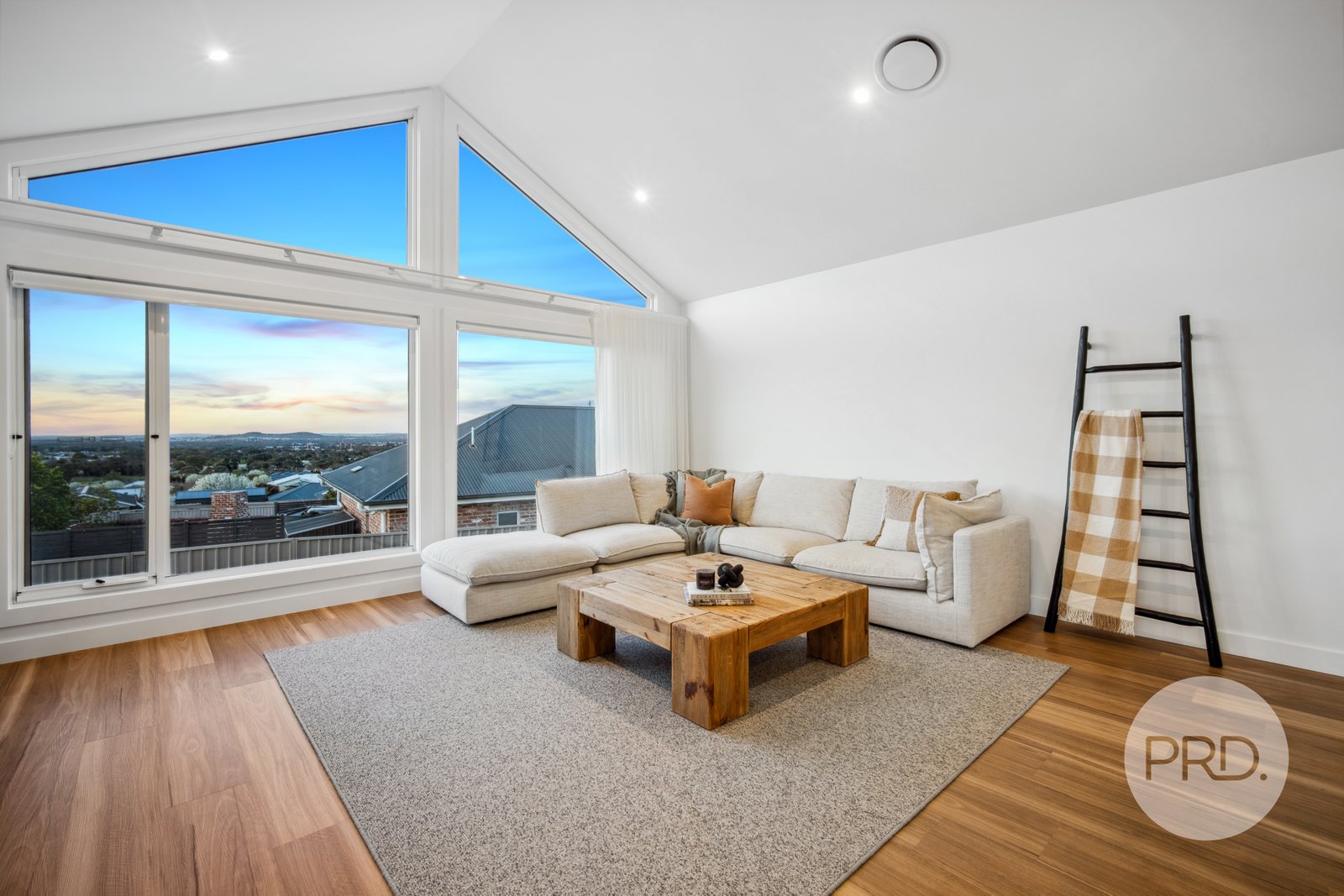 3 Ahket Avenue LLOYD 8