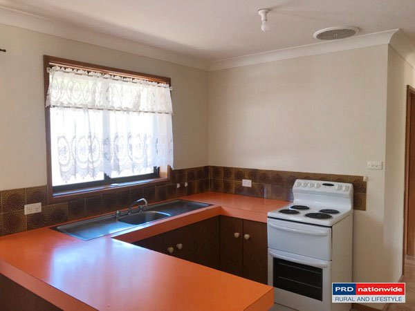 3 Albury Close TUMBARUMBA 4