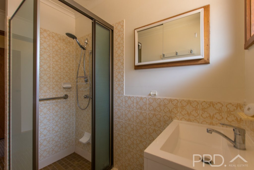 3 Anderson Place TUMUT 8