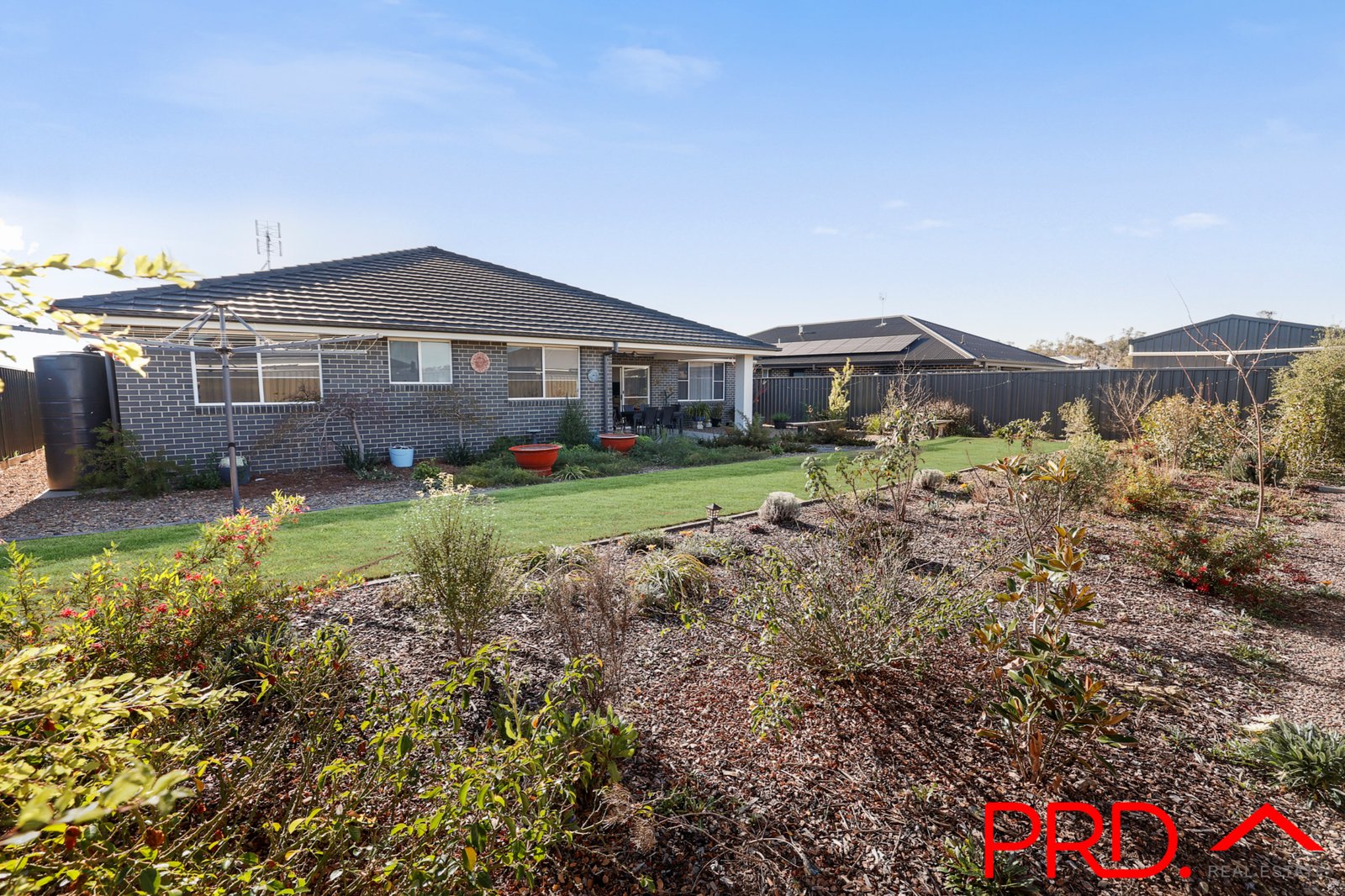 3 Angus Place TAMWORTH 16