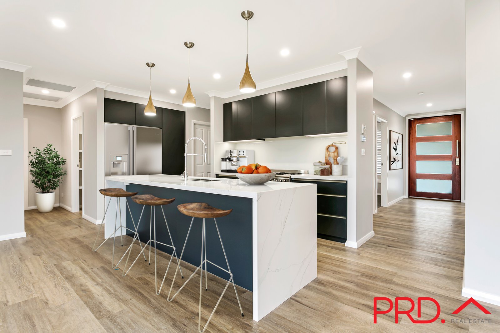 3 Angus Place TAMWORTH 9