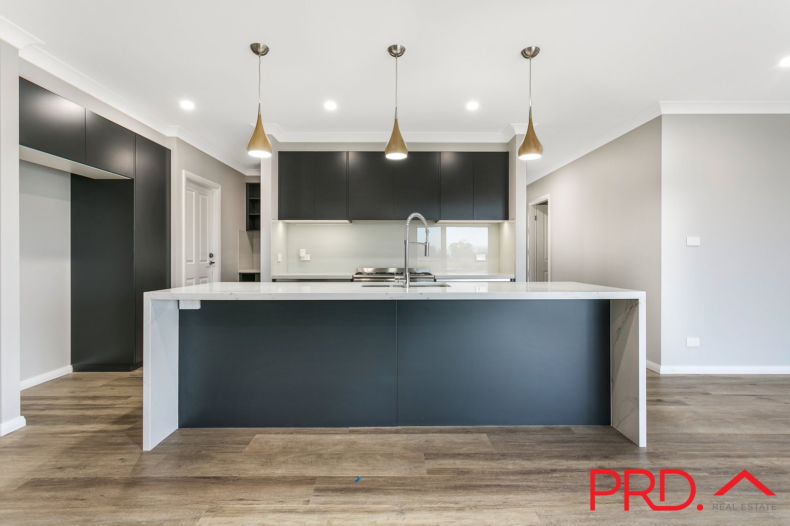 3 Angus Place TAMWORTH 11