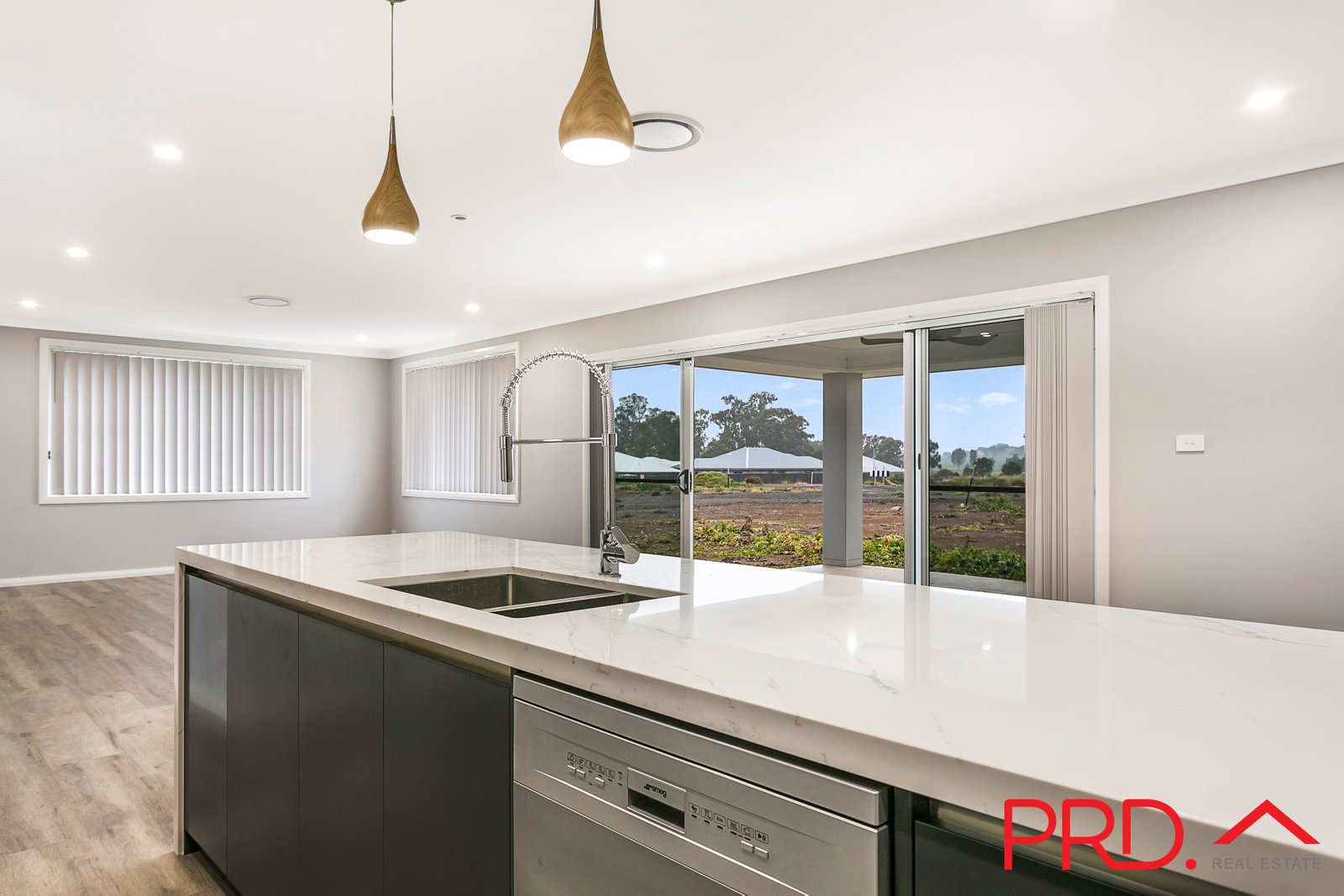 3 Angus Place TAMWORTH 13