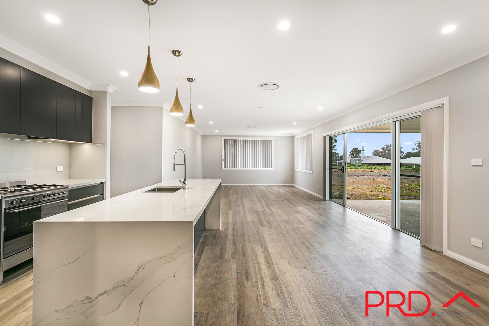 3 Angus Place TAMWORTH 15