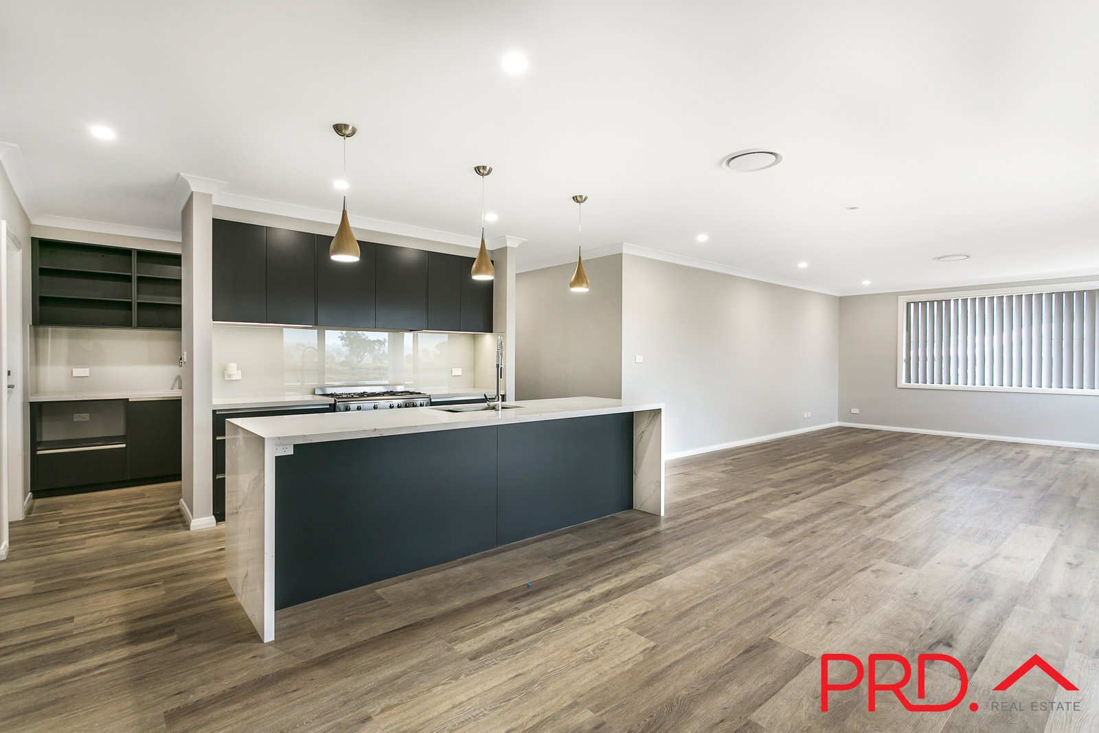 3 Angus Place TAMWORTH 16