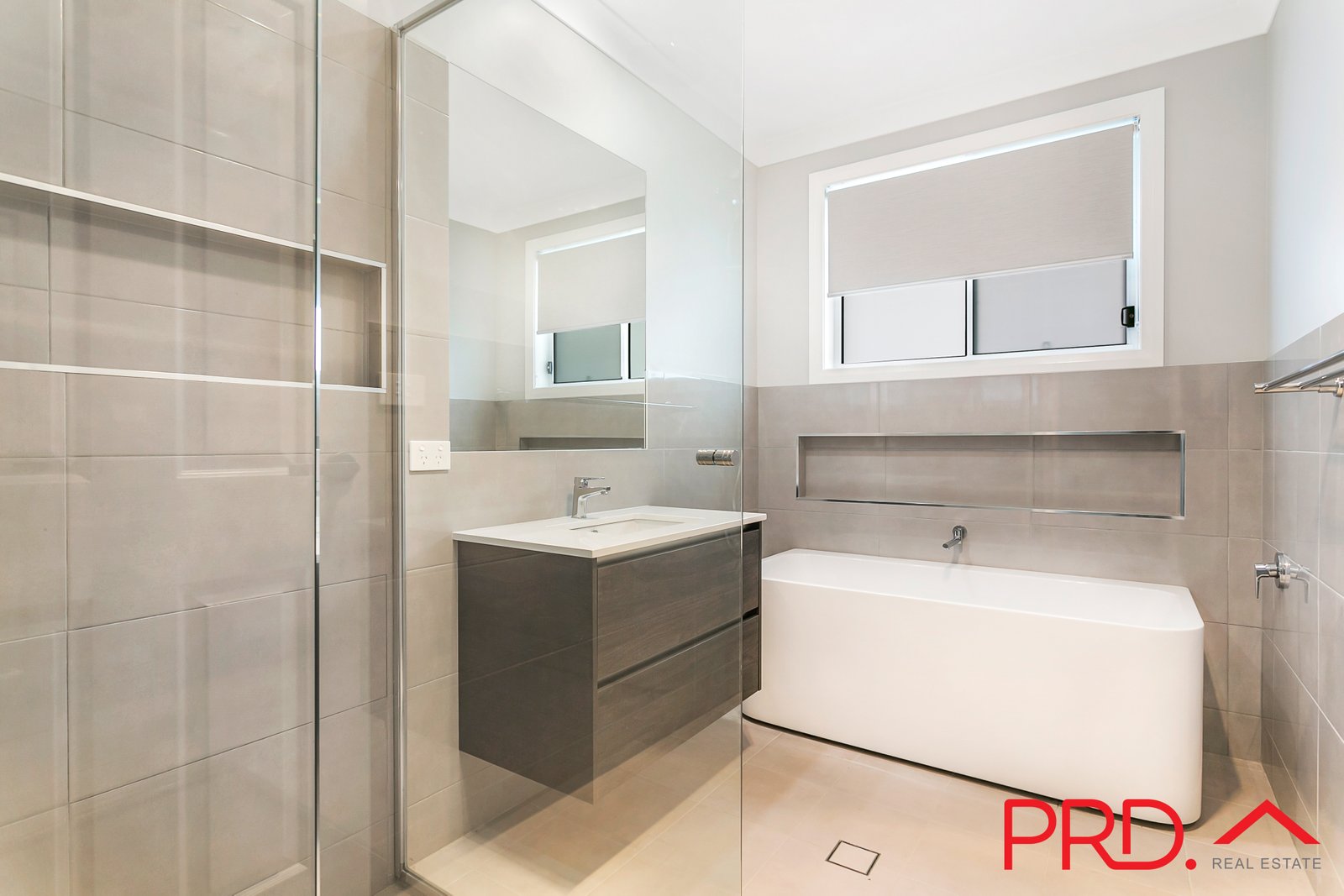 3 Angus Place TAMWORTH 21