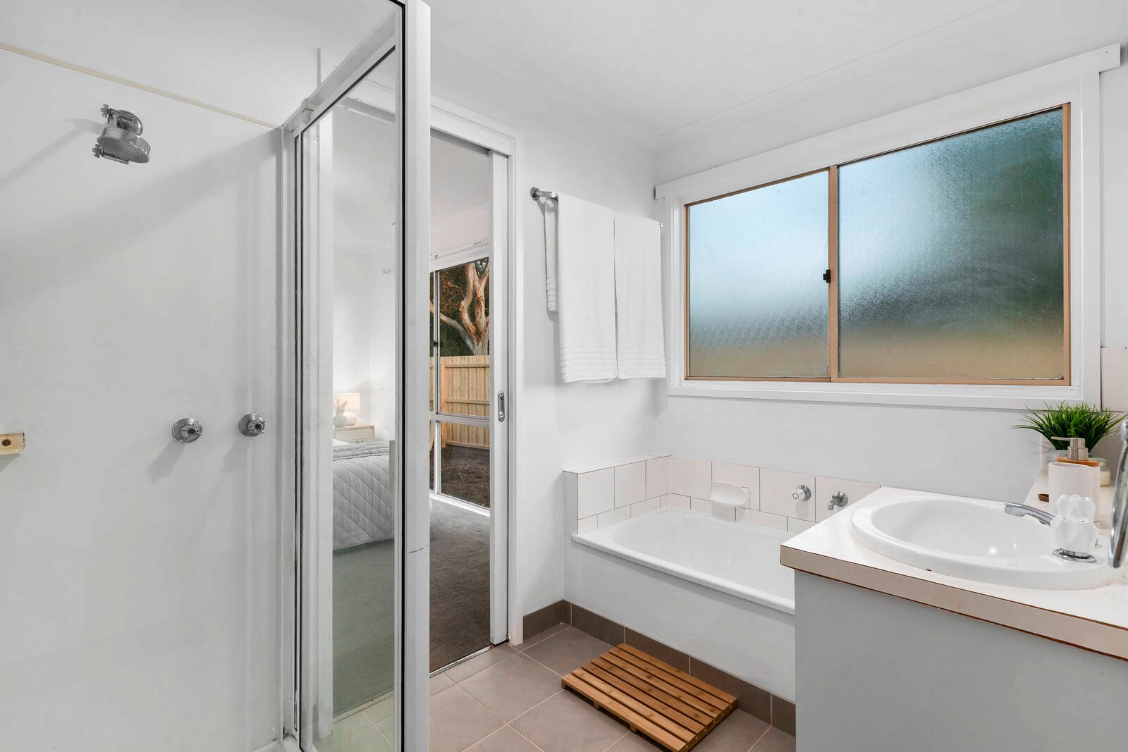 Real Estate and Property in 3 Avon Court, Ocean Grove, VIC