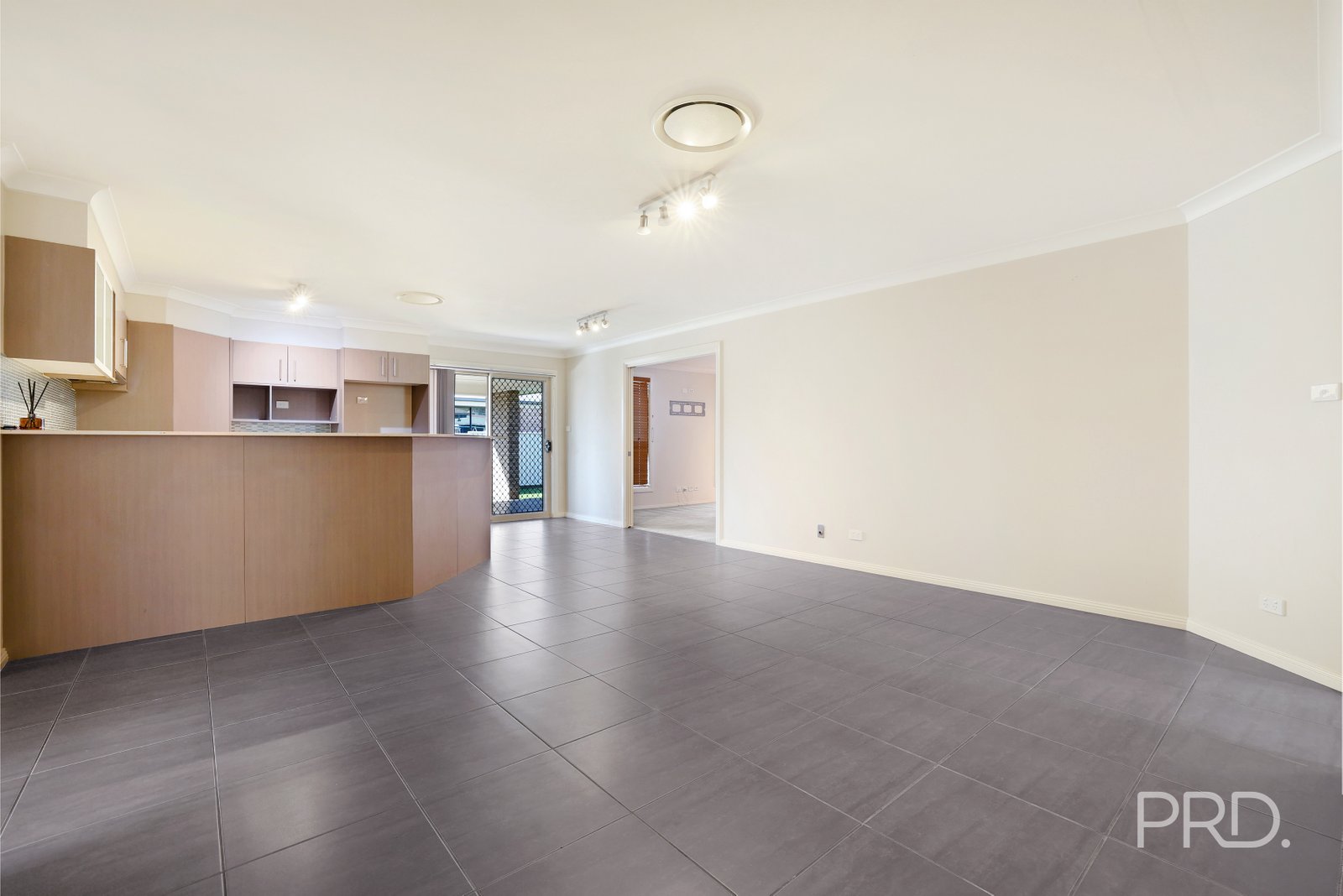 3 Baker Close CALALA 7