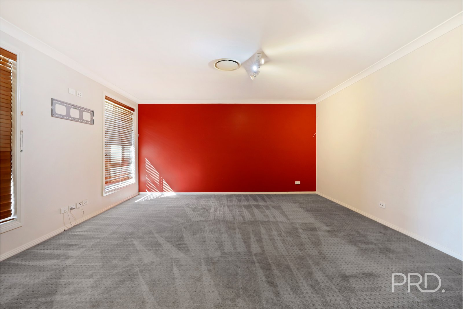 3 Baker Close CALALA 11