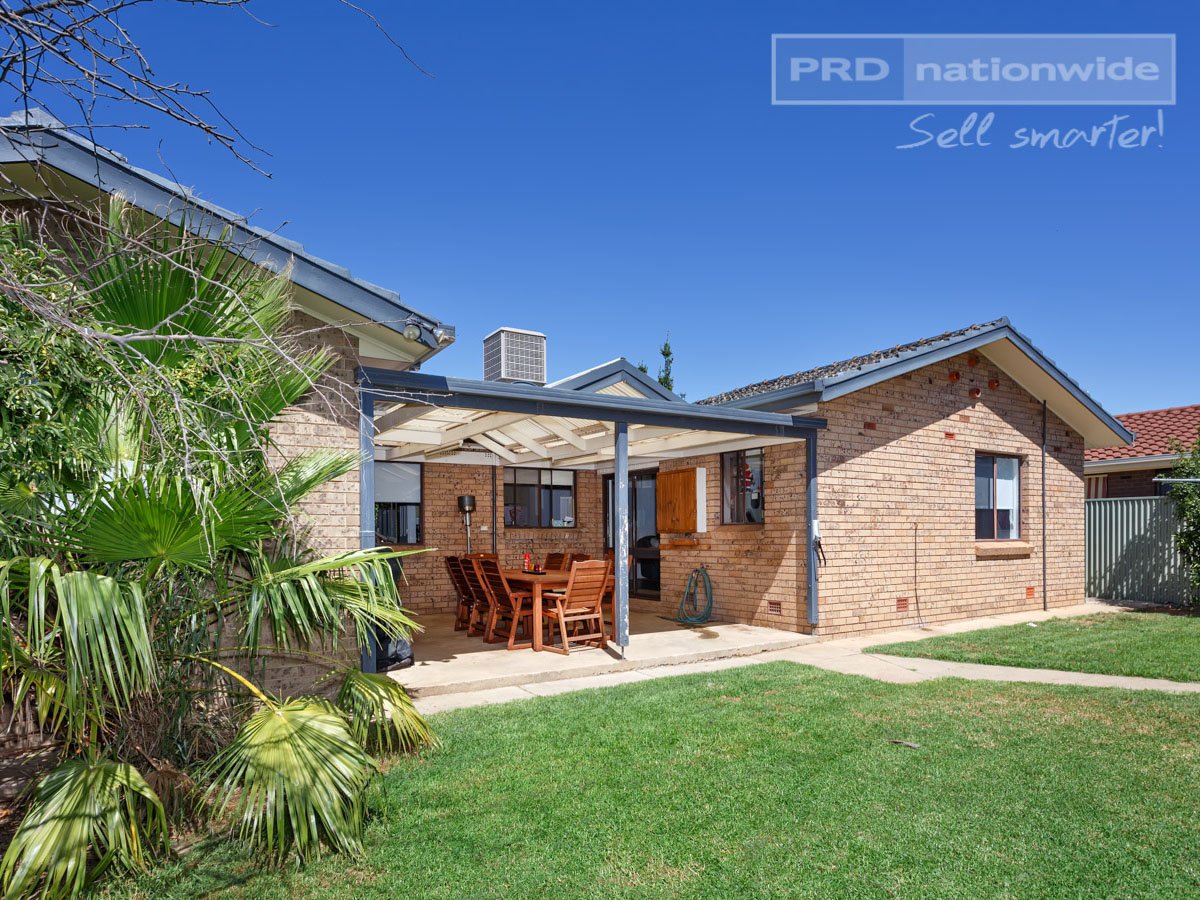 3 Bass Street LAKE ALBERT 4