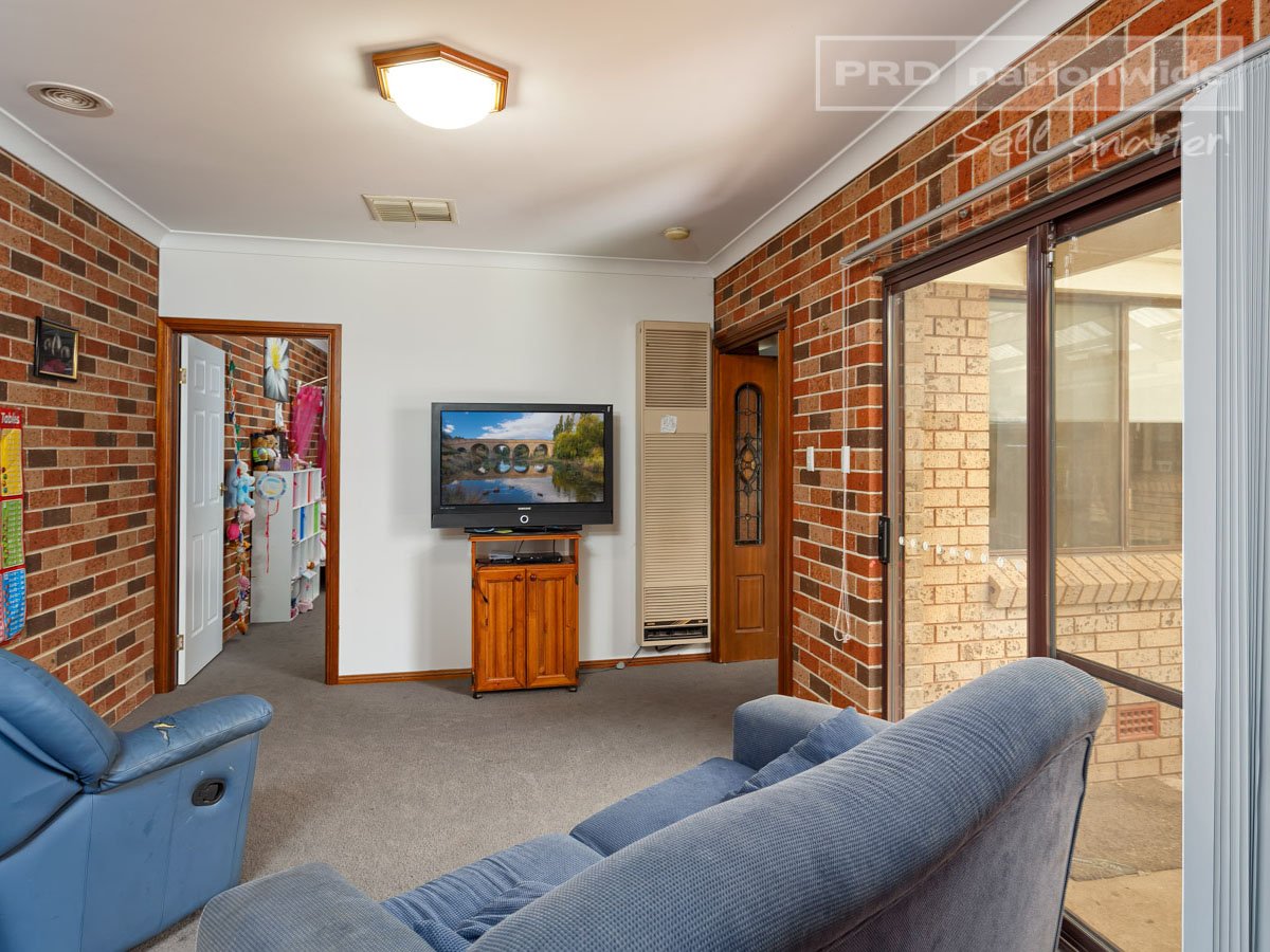 3 Bass Street LAKE ALBERT 6