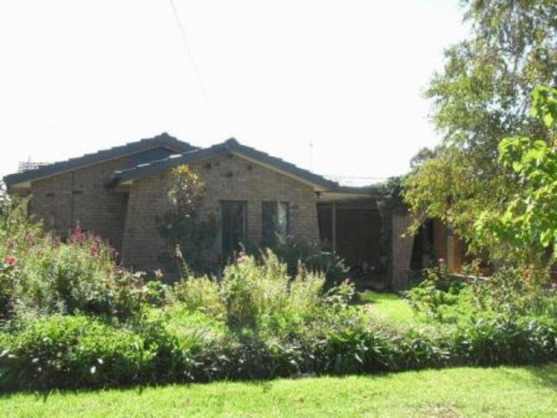 3 Bass Street LAKE ALBERT 1