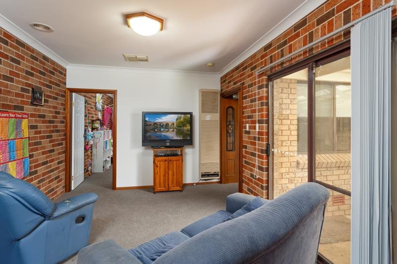 3 Bass Street LAKE ALBERT 5