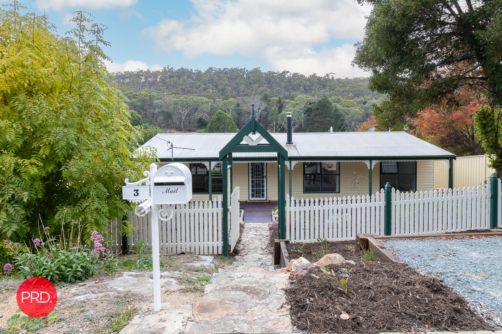 3 Beazley Street CAPTAINS FLAT 2