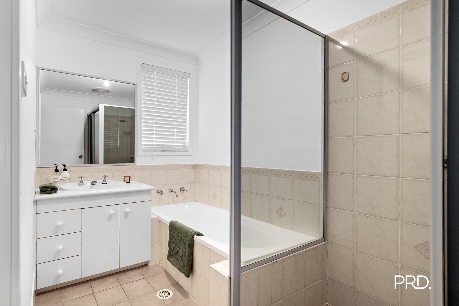 3 Becke Court GLENMORE PARK 9