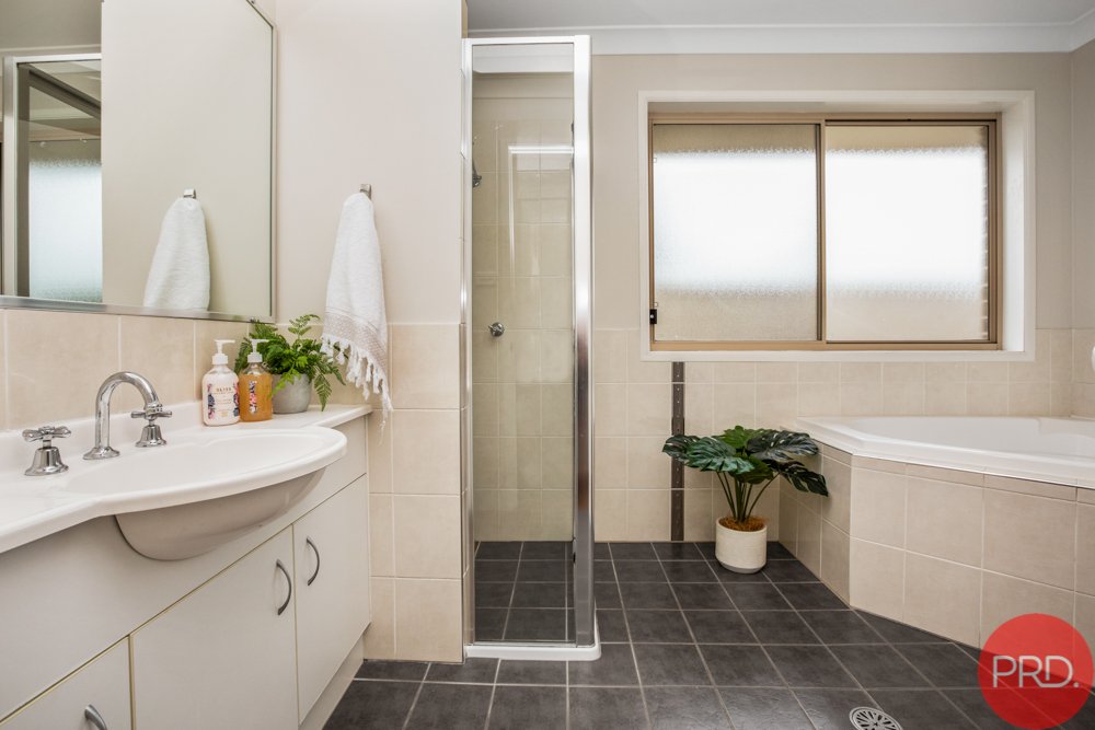3 Belah Place LARGS 14