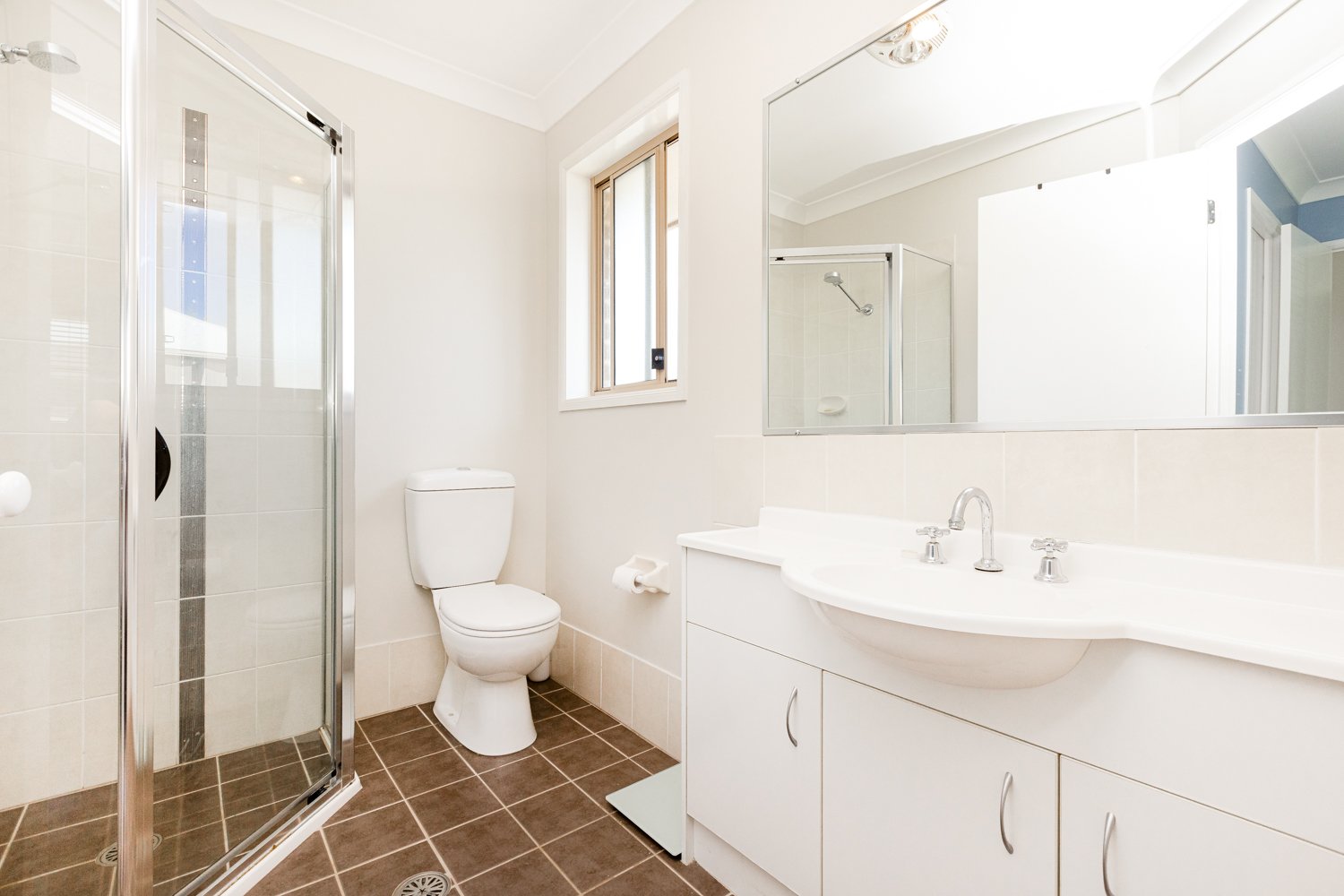 3 Belah Place LARGS 8