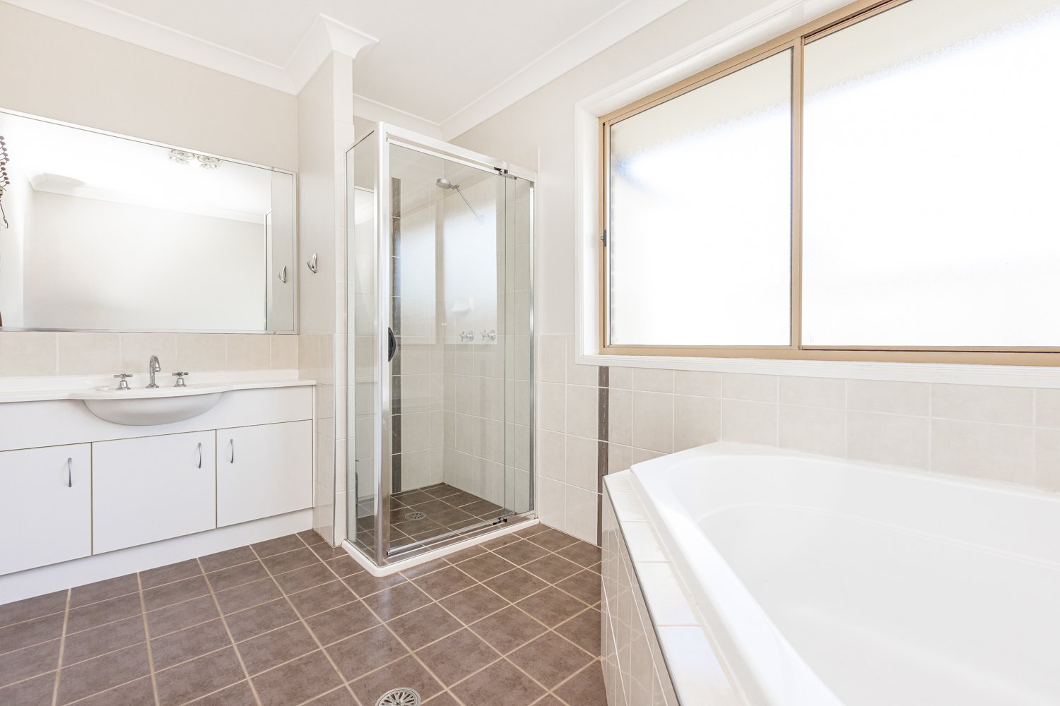 3 Belah Place LARGS 15