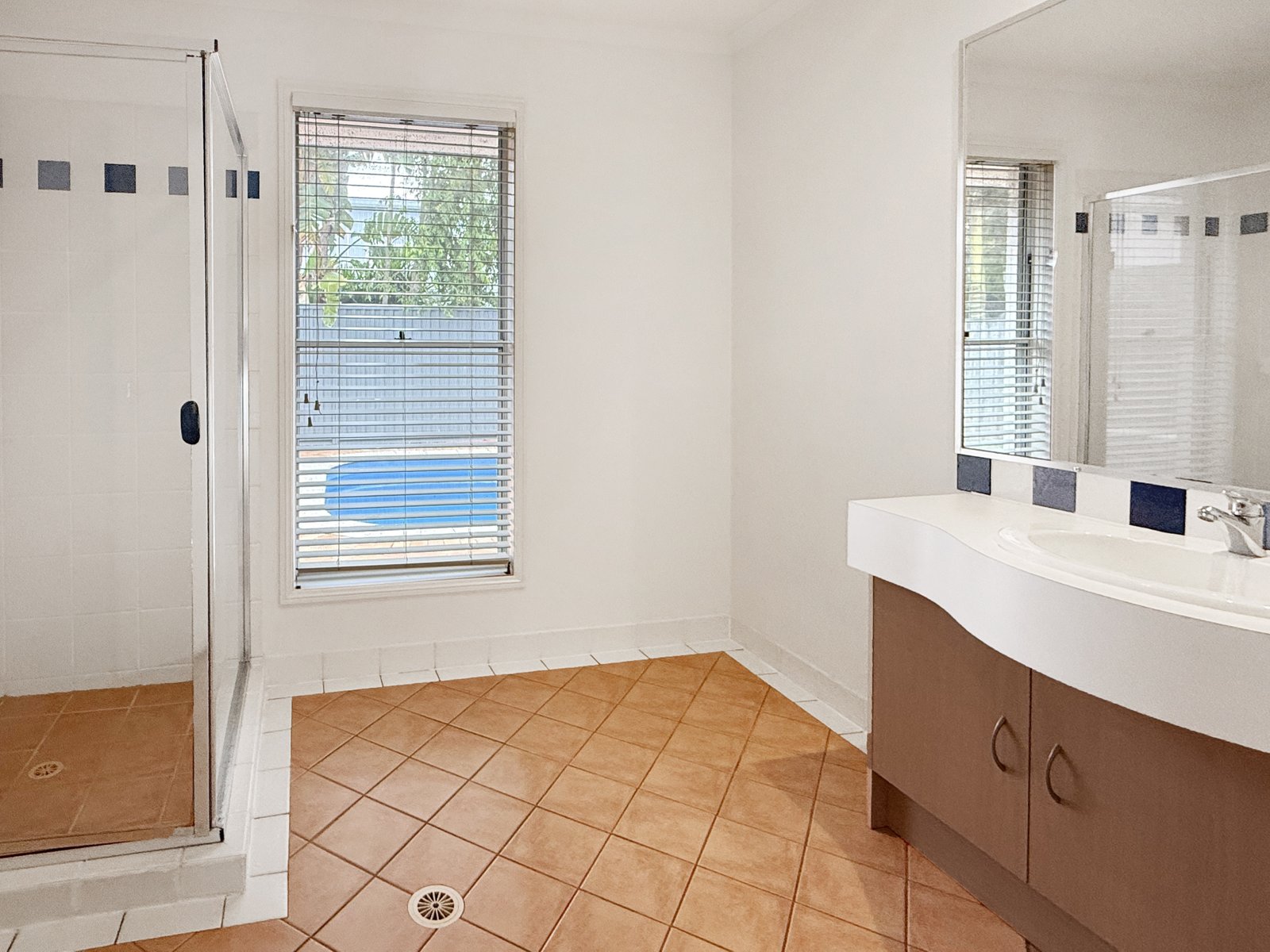 3 Bellwood Place MOLENDINAR 18