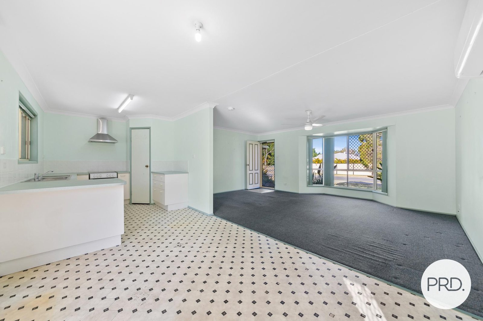 3 Bernadette Crescent ROSEWOOD 2