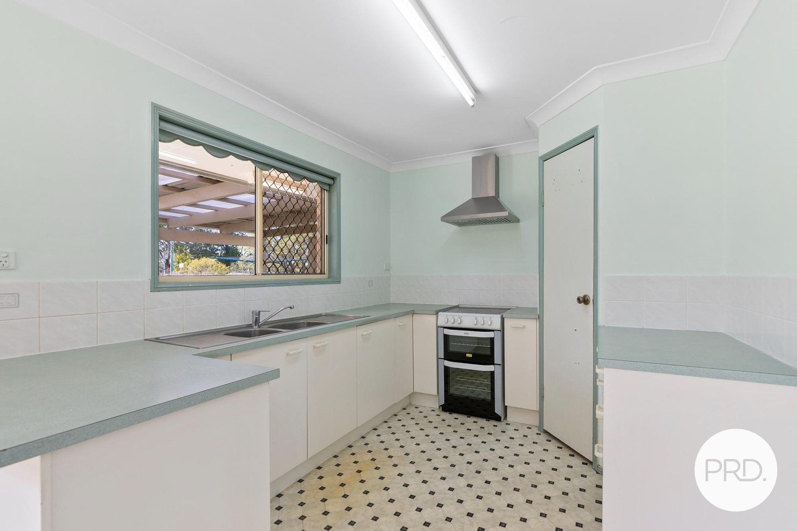 3 Bernadette Crescent ROSEWOOD 9