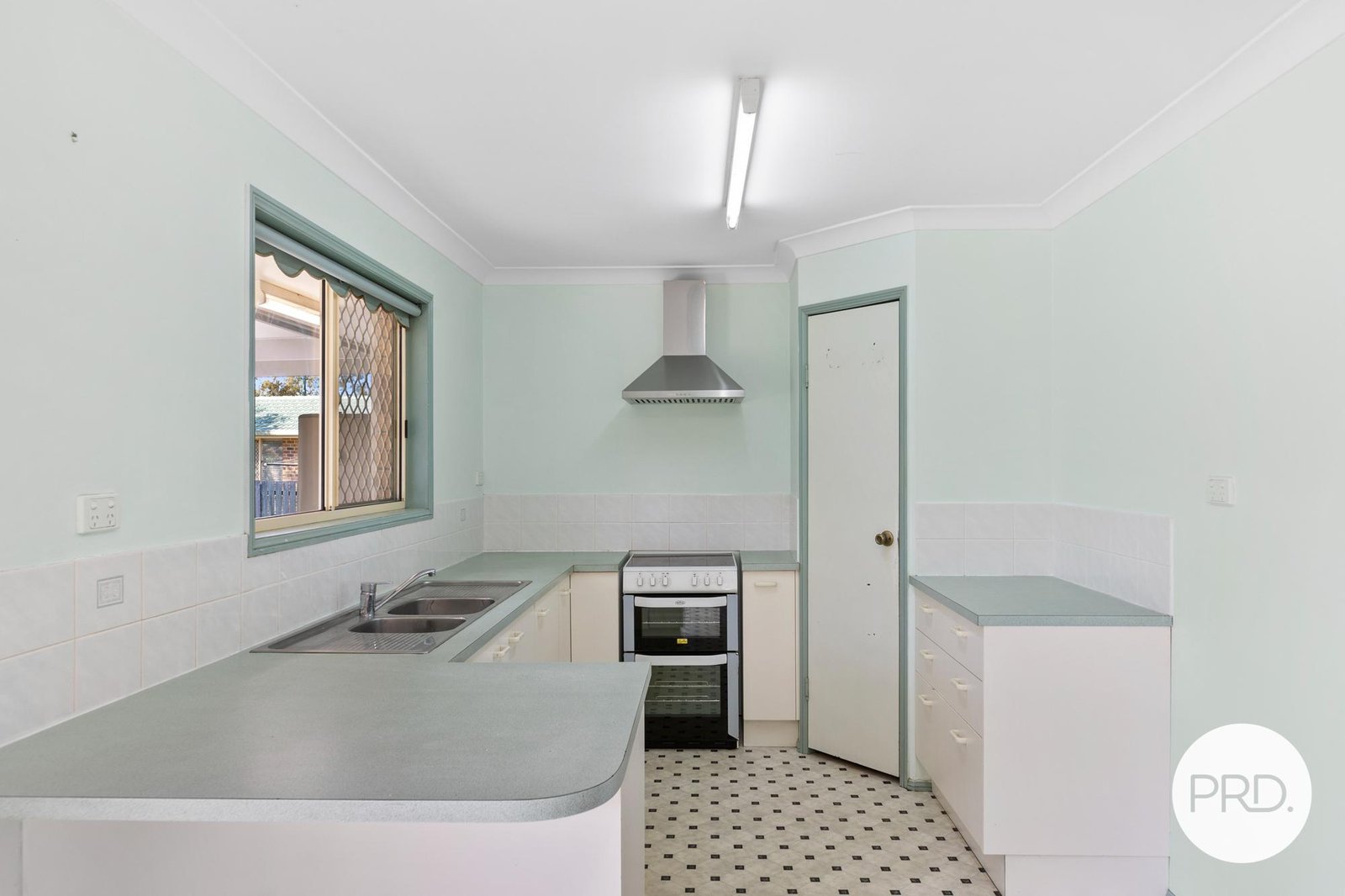 3 Bernadette Crescent ROSEWOOD 11
