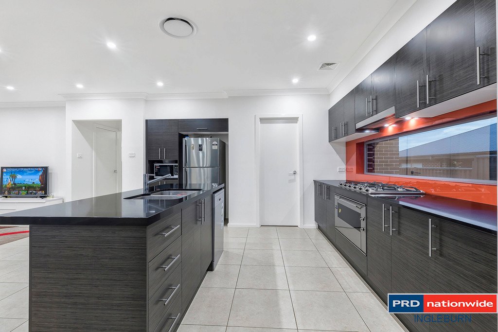 3 Besnard St  ORAN PARK 4