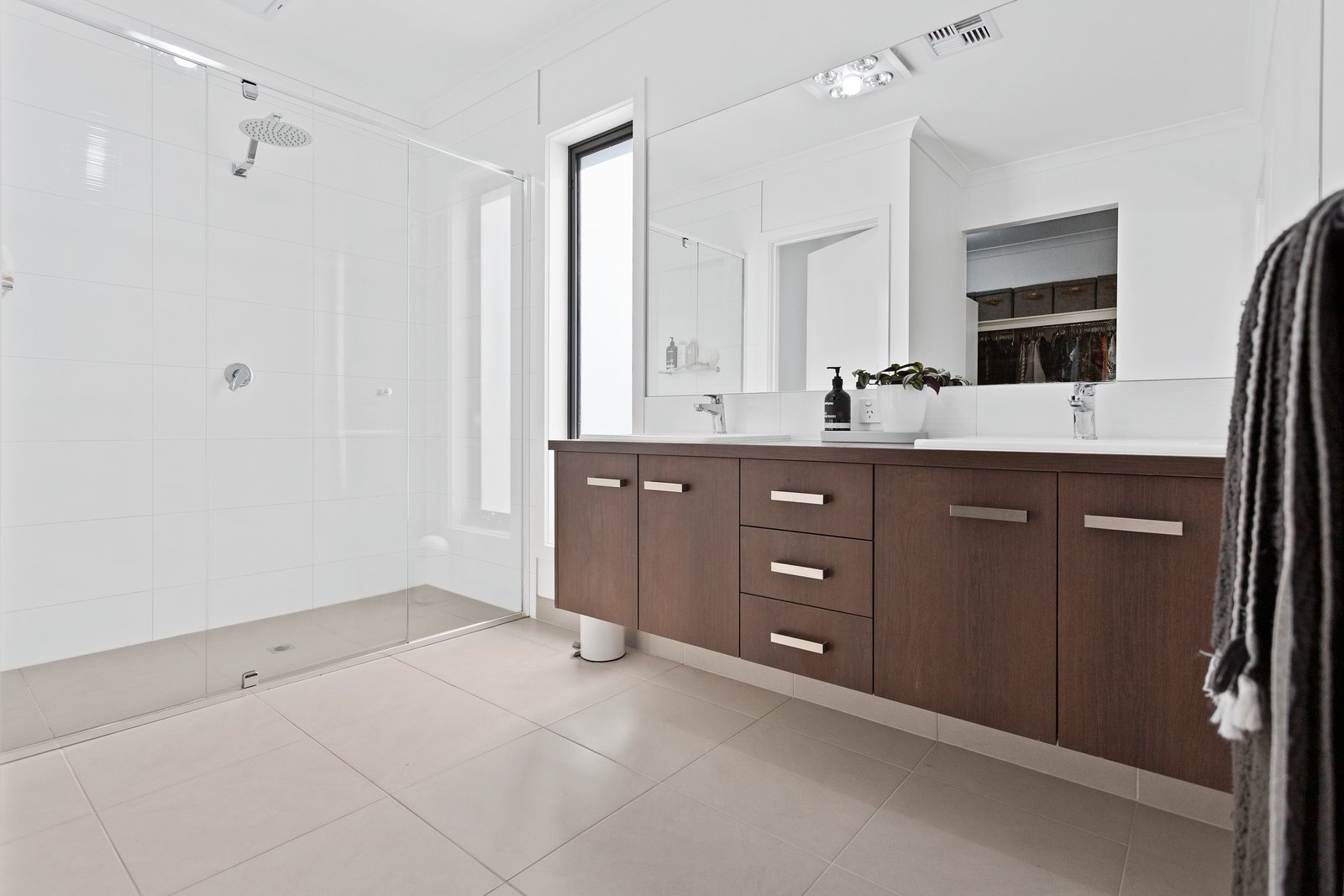 3 Bettys Avenue JUNORTOUN 8