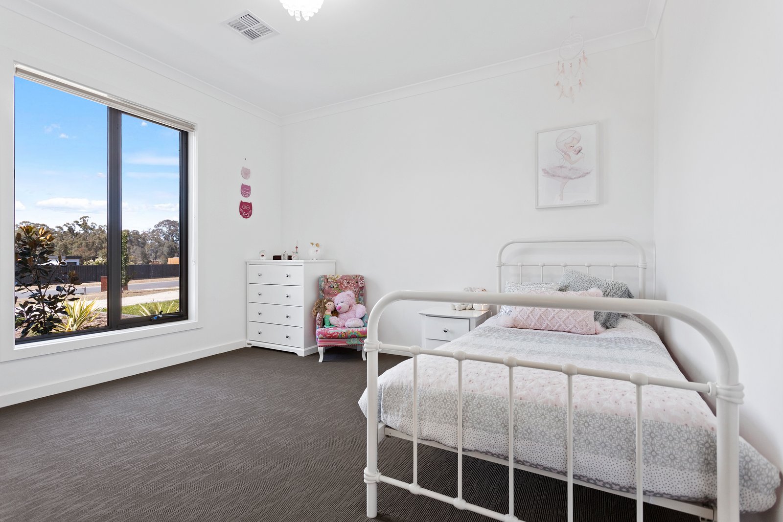 3 Bettys Avenue JUNORTOUN 12