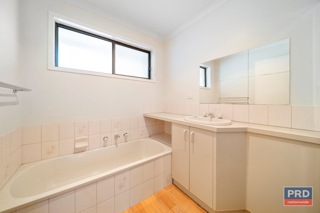 3 Biggs Court FLORA HILL 9