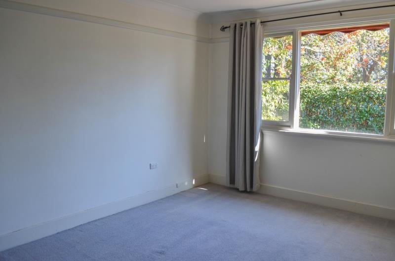 3 BIMBEEN Street TURVEY PARK 4