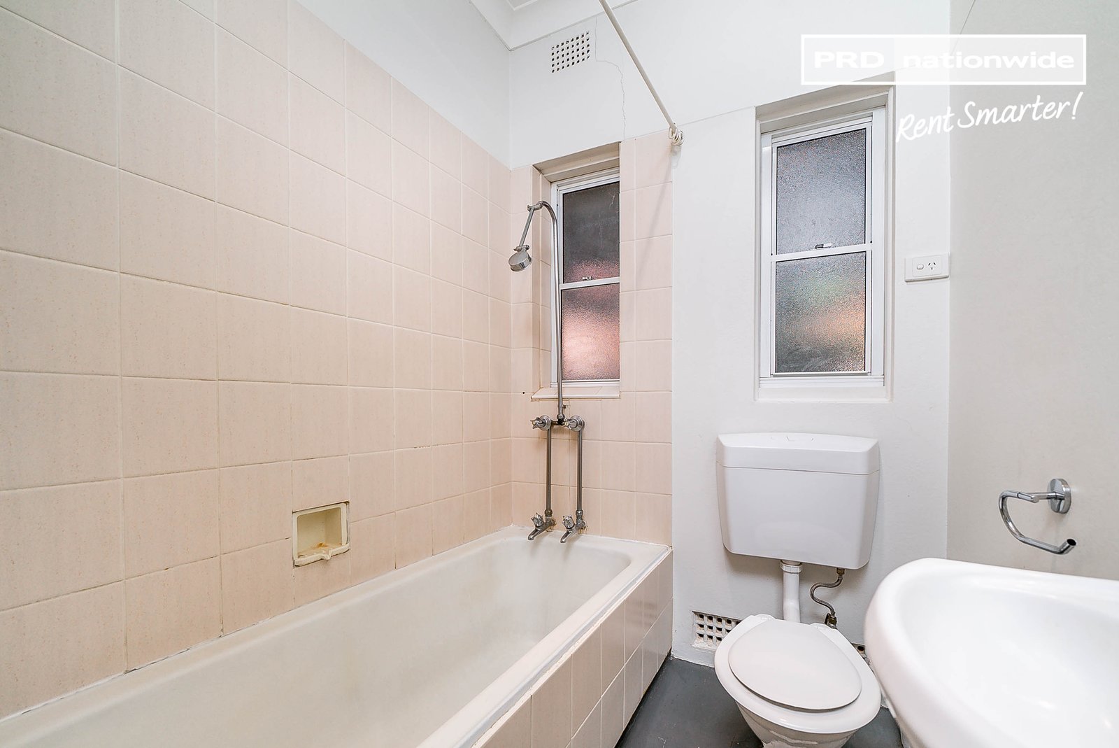 3 Bluett Crescent WAGGA WAGGA 8