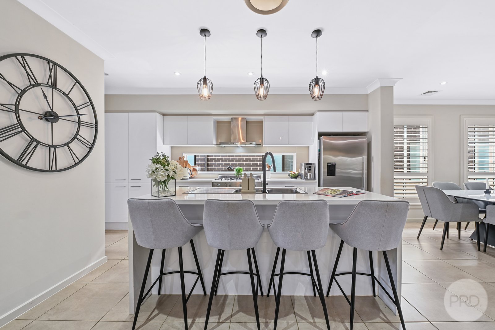 3 Bottlebrush Avenue LUGARNO 4