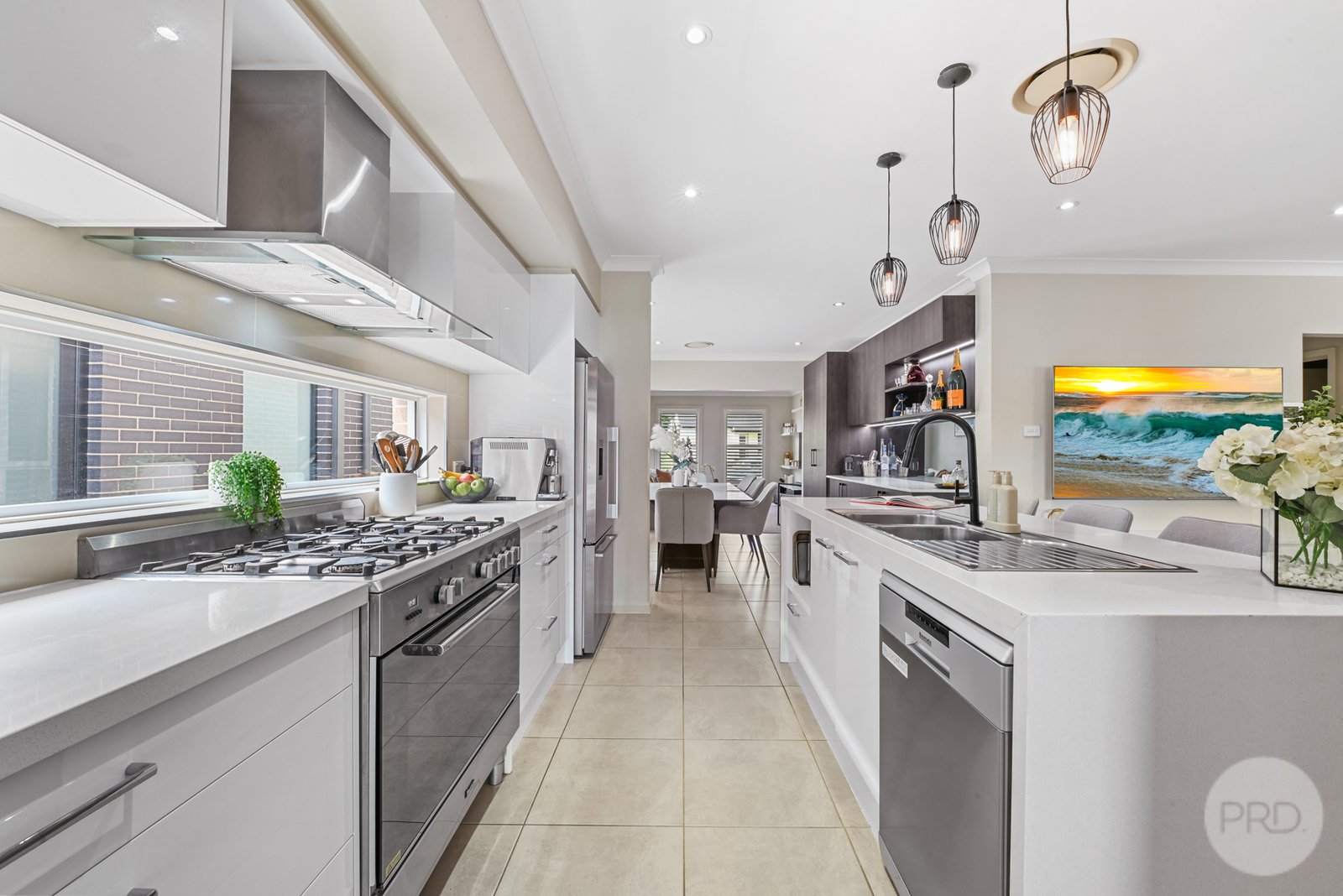 3 Bottlebrush Avenue LUGARNO 8