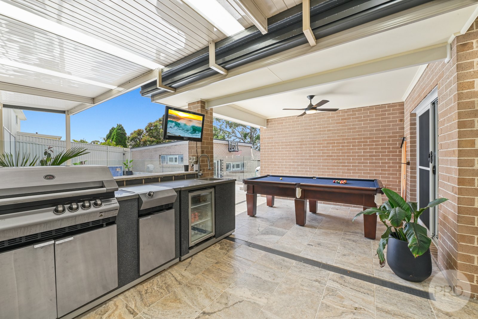 3 Bottlebrush Avenue LUGARNO 16