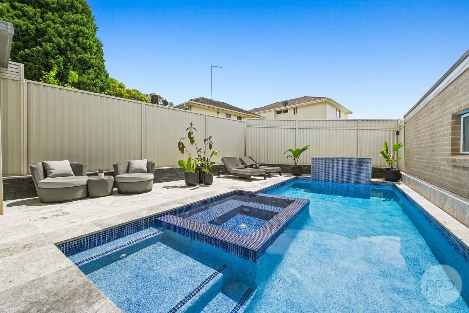 3 Bottlebrush Avenue LUGARNO 17