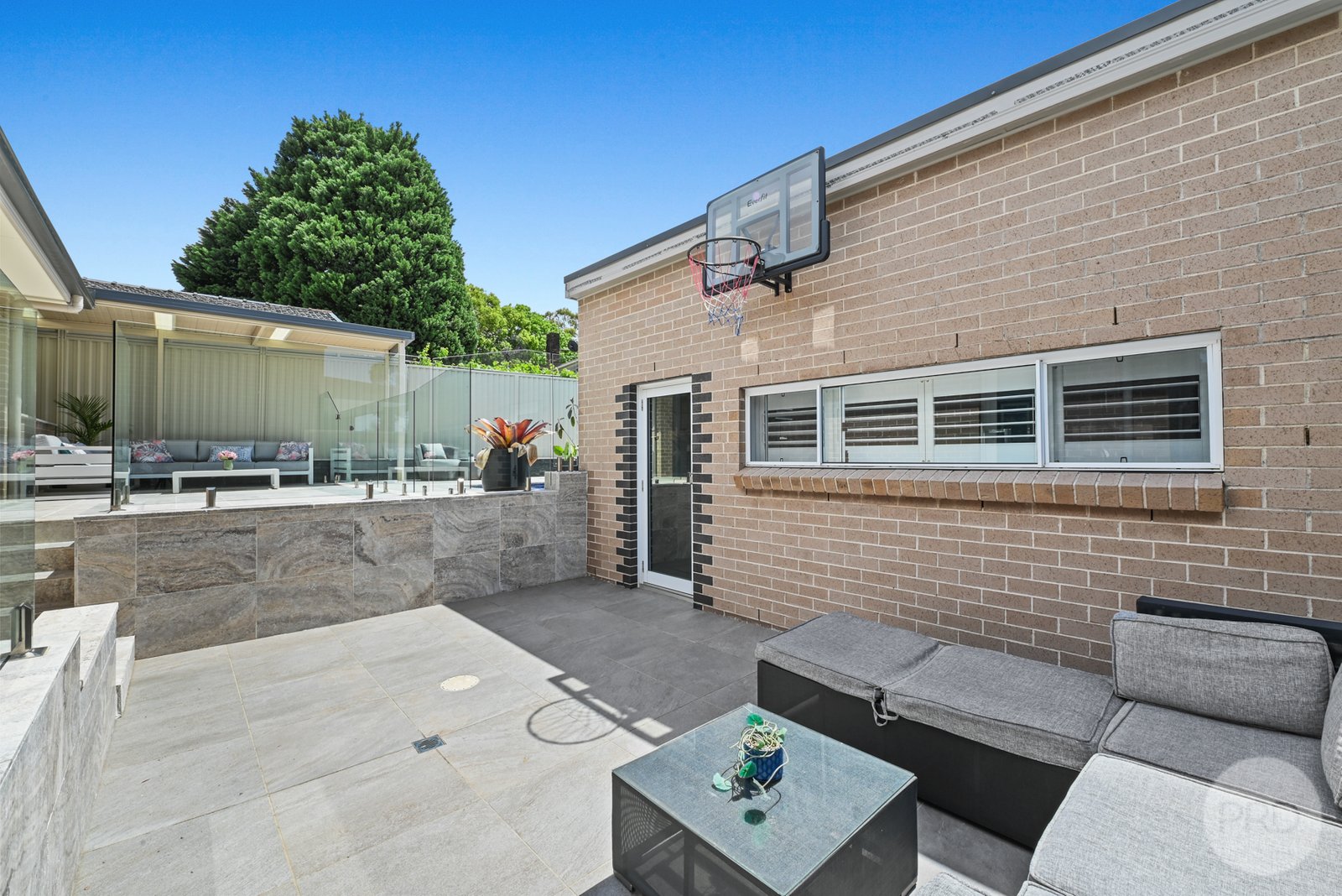 3 Bottlebrush Avenue LUGARNO 19