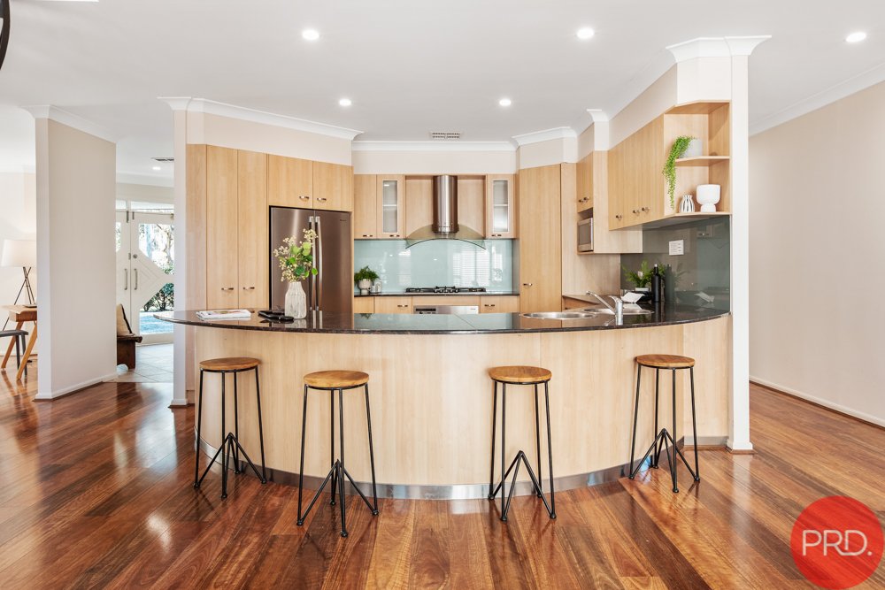 3 Bowalla Close WALLALONG 9