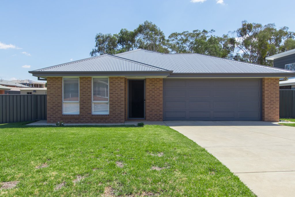 3 Boyd Grove TUMUT 19