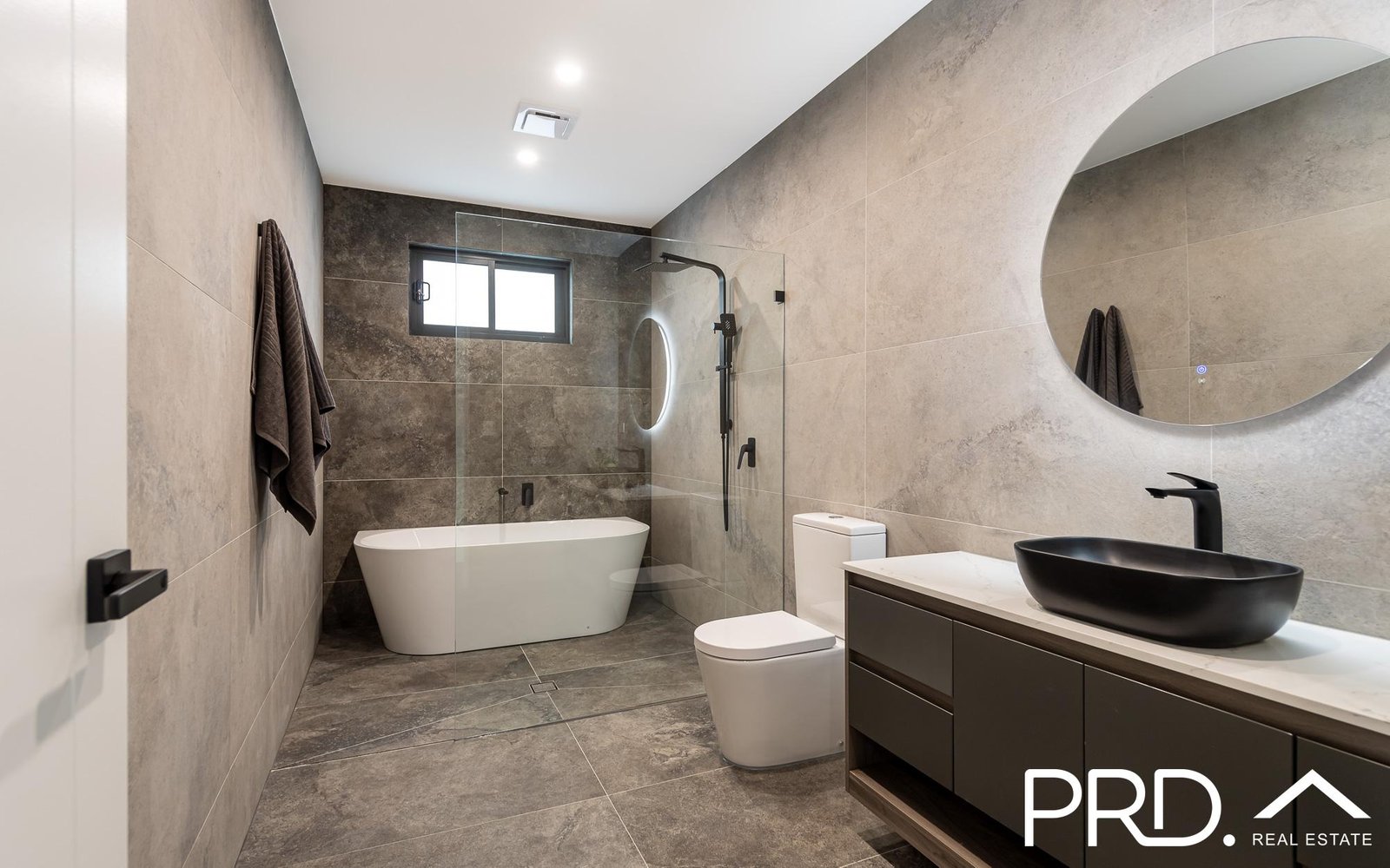 3 Bracher Street EAST HILLS 9