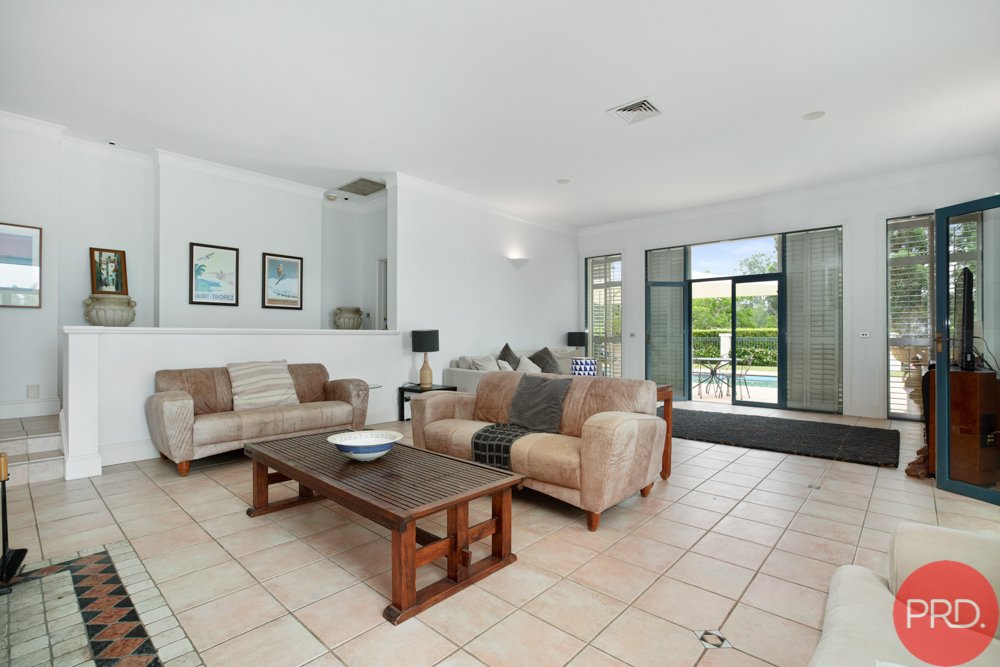 3 Brompton Close BOLWARRA HEIGHTS 4