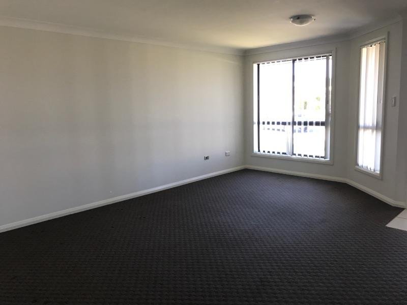 3 Brushbox Grove TAMWORTH 5