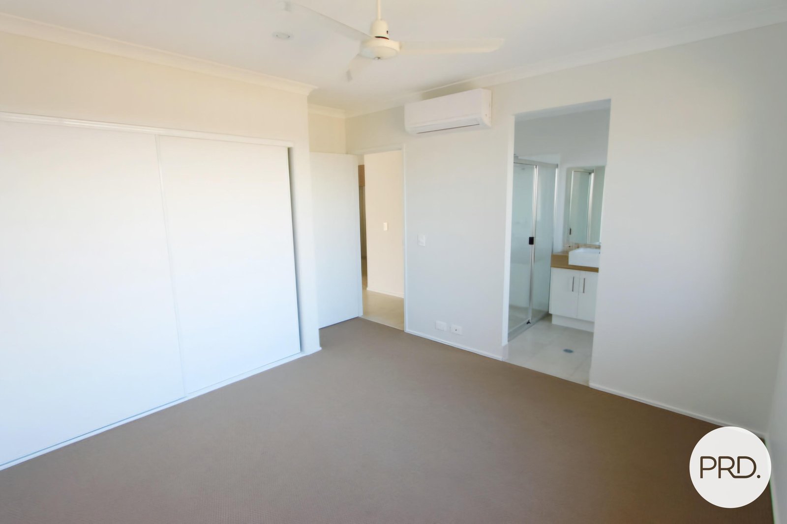 3 Buchanen Street BOYNE ISLAND 4