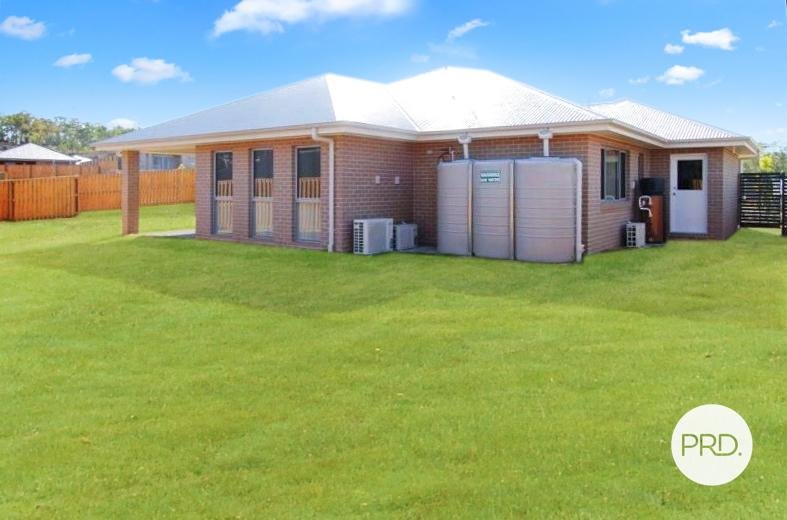 3 Buchanen Street BOYNE ISLAND 9