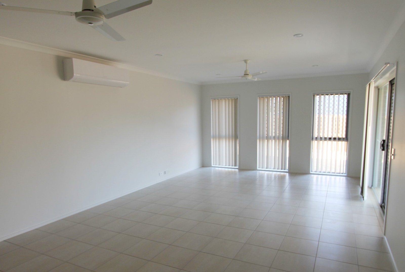 3 Buchanen Street BOYNE ISLAND 4