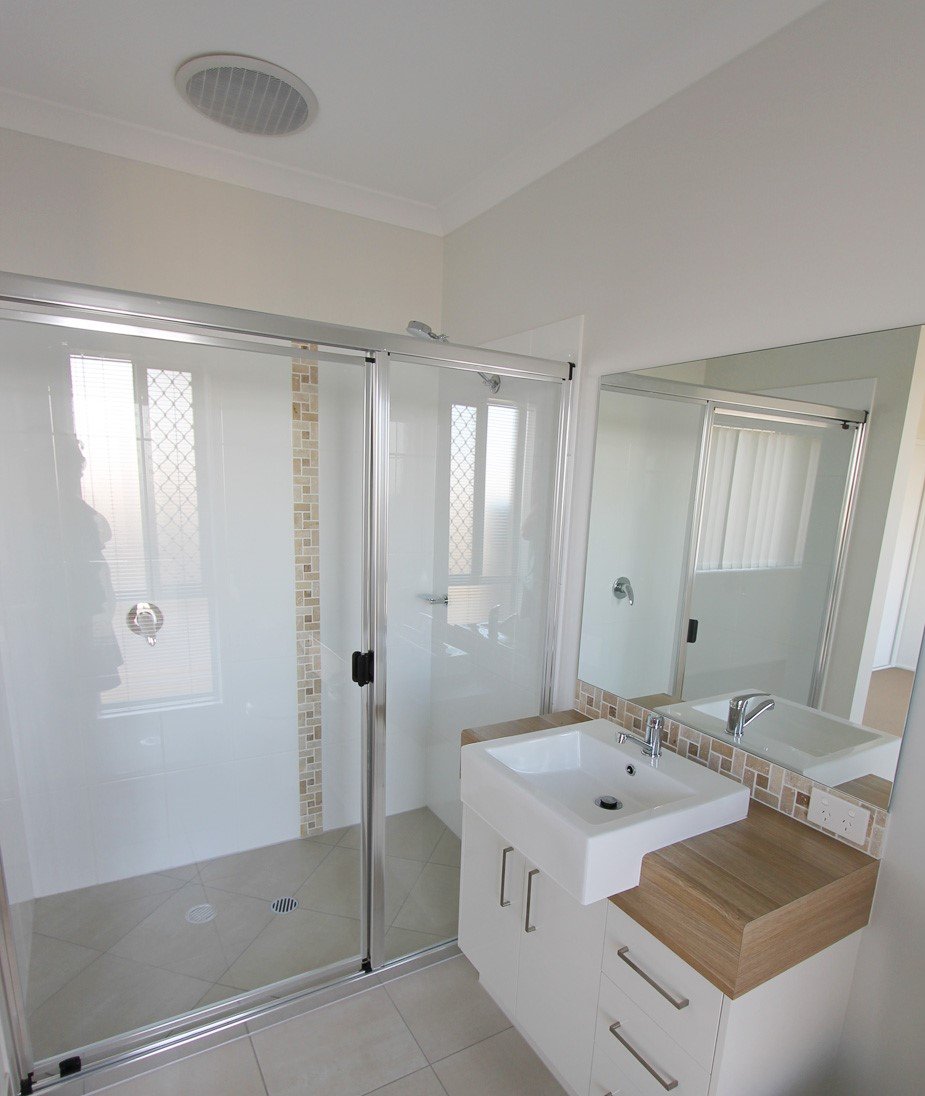 3 Buchanen Street BOYNE ISLAND 5