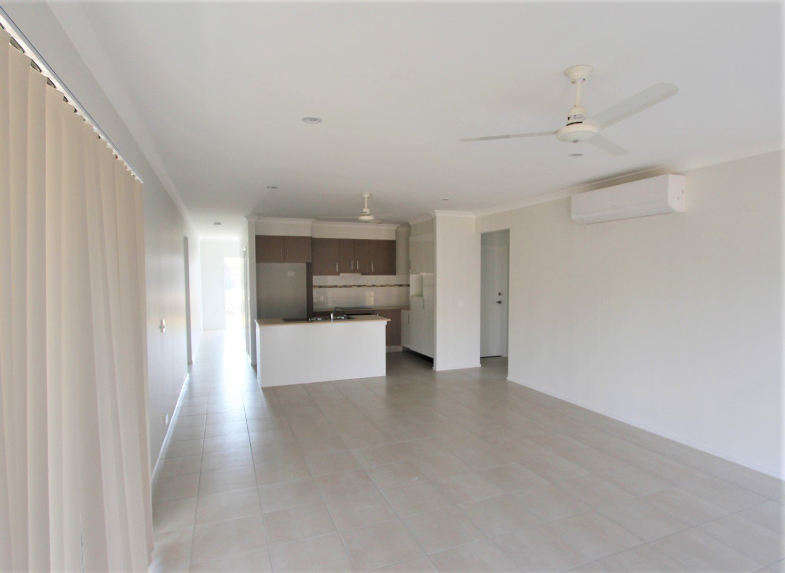 3 Buchanen Street BOYNE ISLAND 6