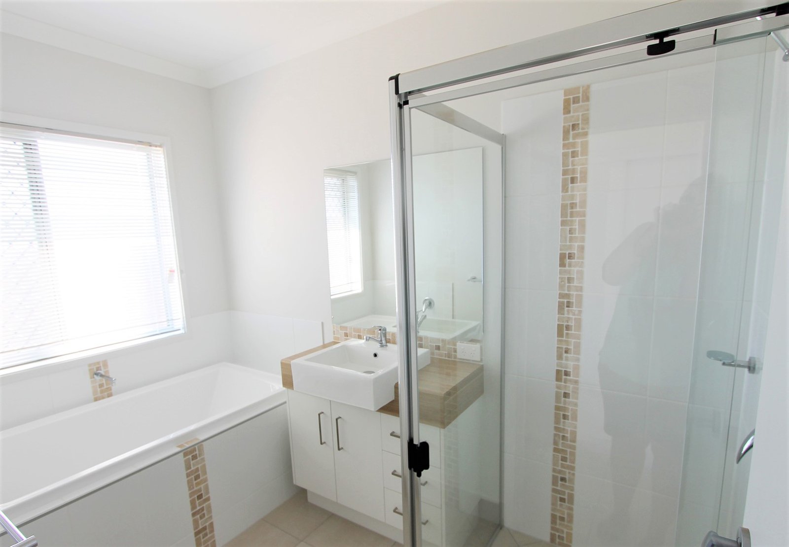 3 Buchanen Street BOYNE ISLAND 7