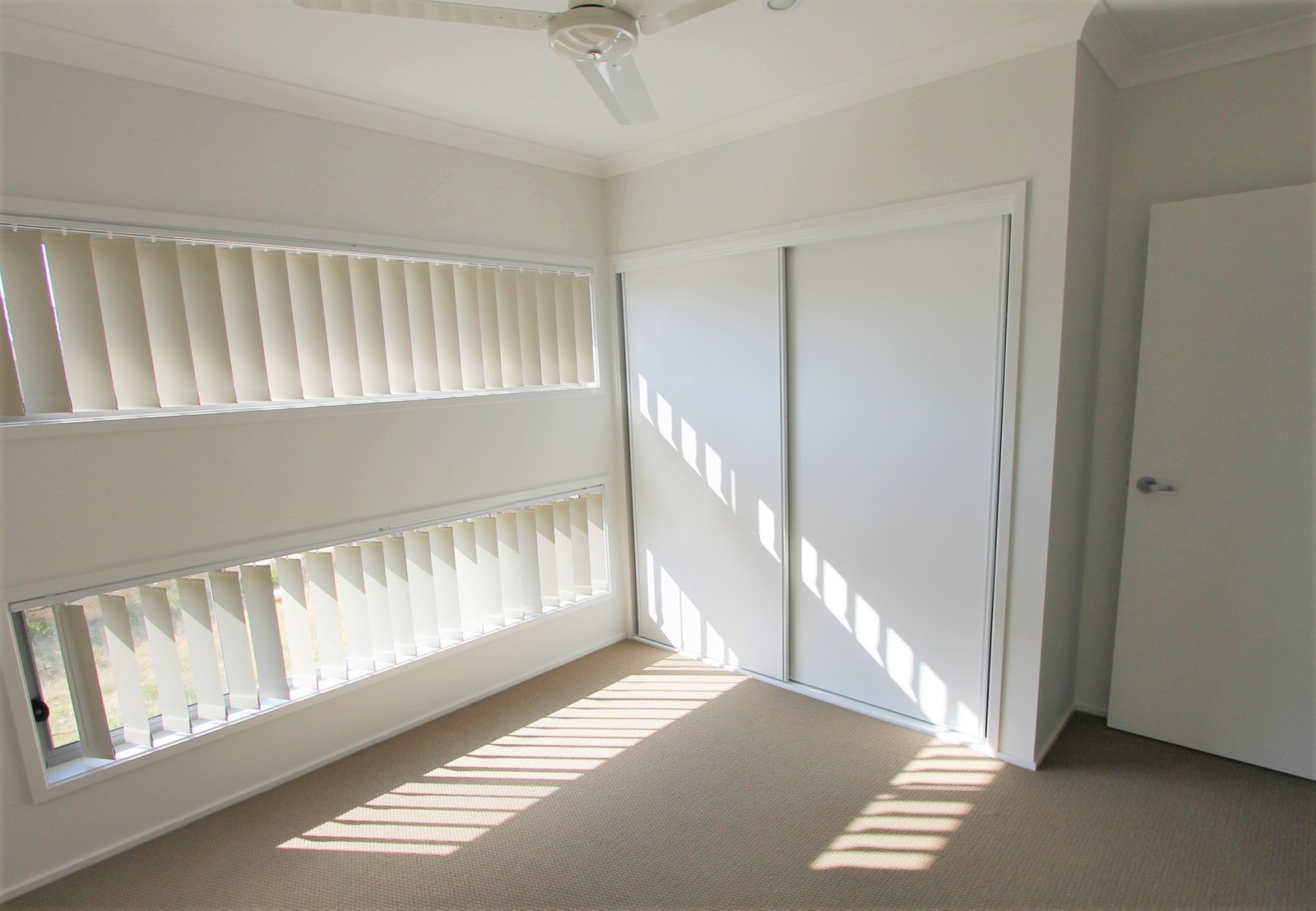 3 Buchanen Street BOYNE ISLAND 9