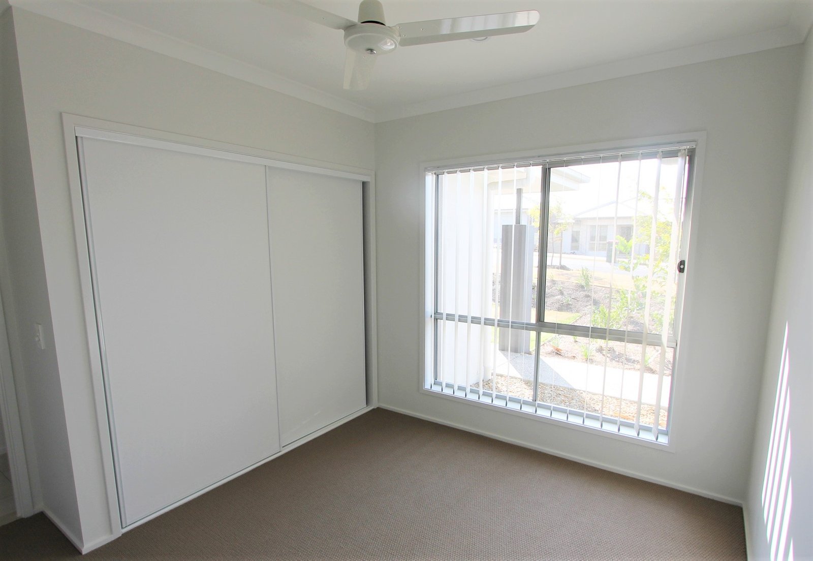 3 Buchanen Street BOYNE ISLAND 10